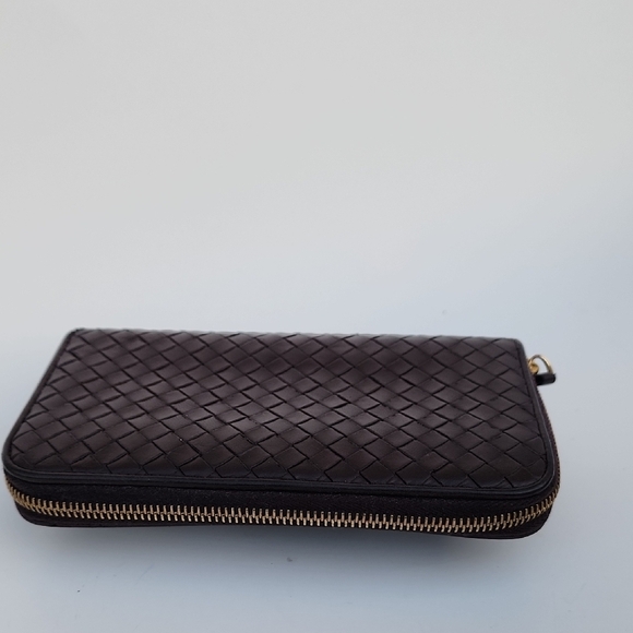 Bottega Veneta Round Long Wallet Intrecciato Dark Brown Leather Zippy Wallet! - Picture 5 of 16